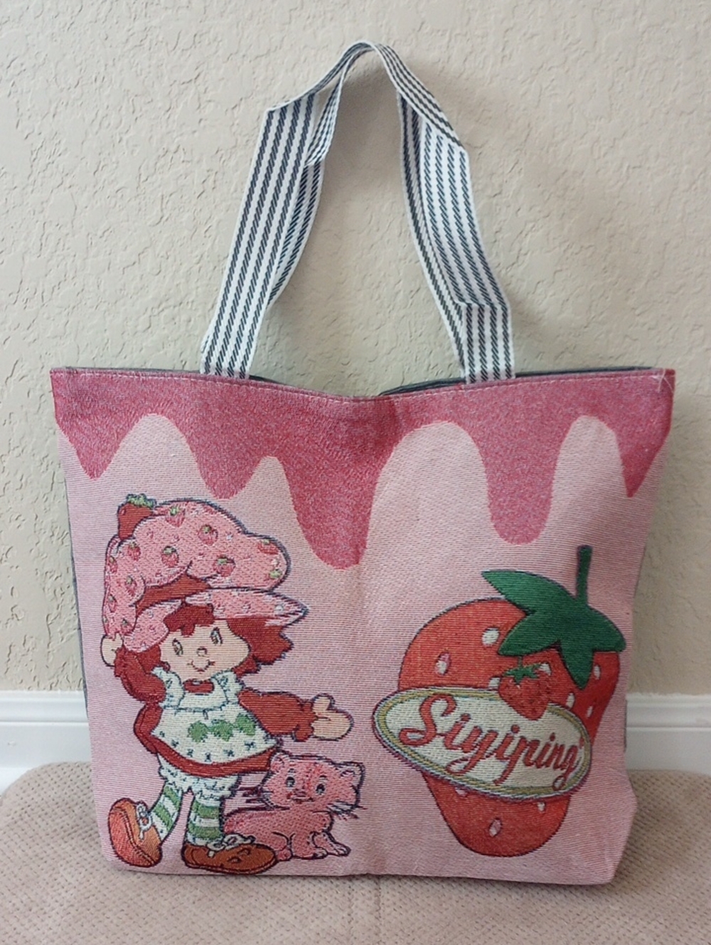 Strawberry Shortcake Zip Tote & Note Pad With Pen - Picture 2 of 9